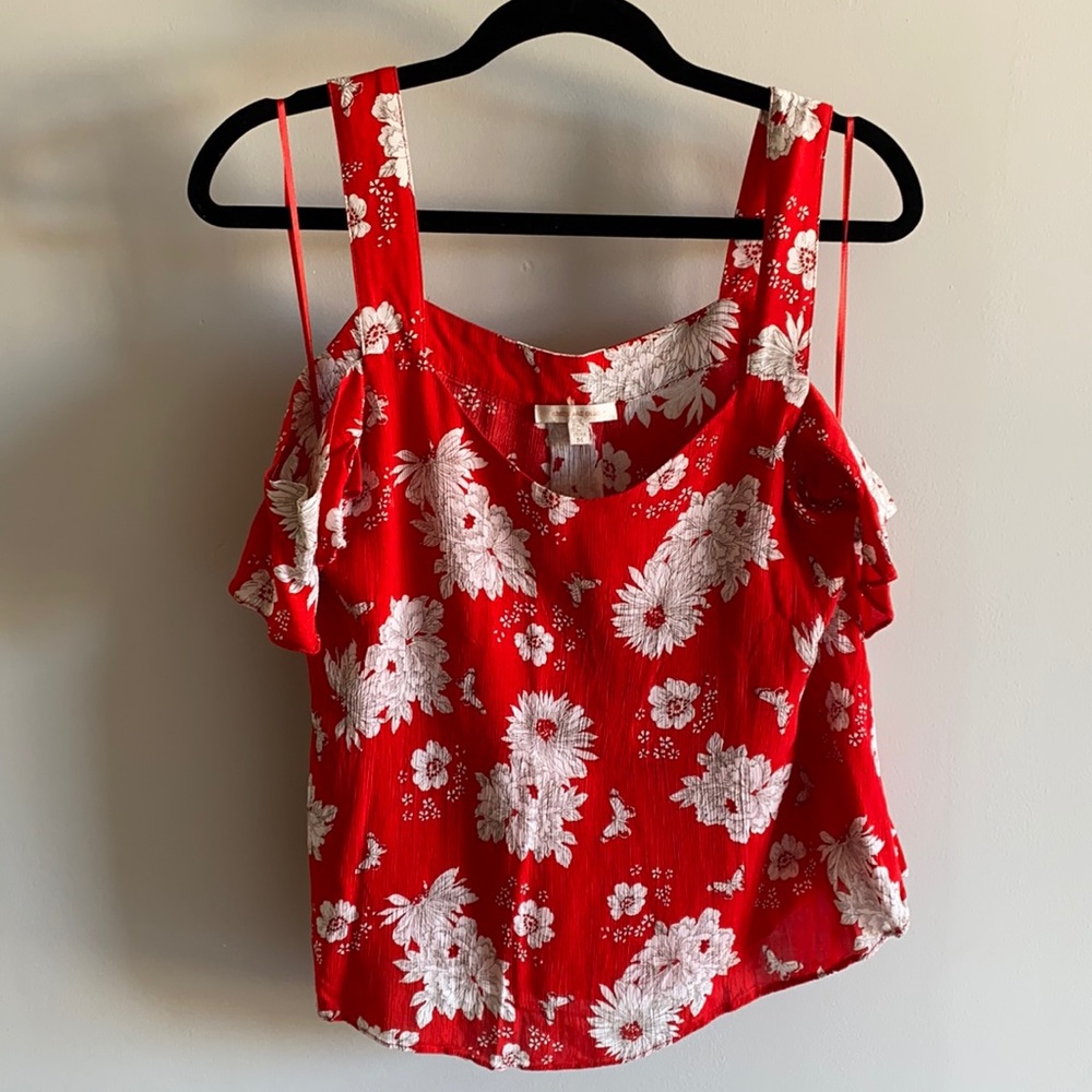 Tank top with off the shoulder sleeves